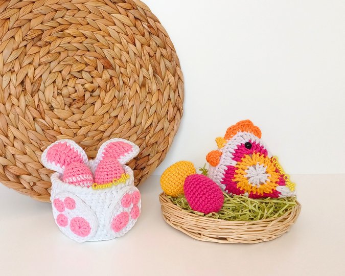 Häkelanleitungen für Ostern: Granny-Square-Huhn, Osterhasenkorb & Eier