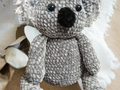 Häkelanleitung: XL Kuschel-Koala - Chenille & fast ohne Nähen