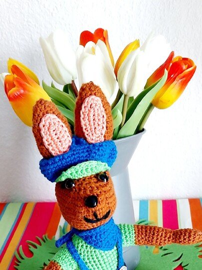 „Ellis Osterhase“   PDF Häkelanleitung mit vielen Bildern