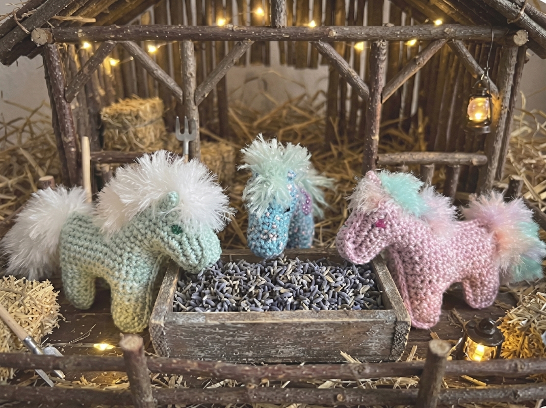 Enchanting Horse Keychain – Crochet Pattern - Image 3