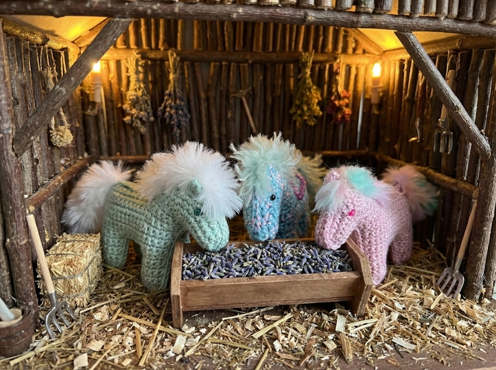 Enchanting Horse Keychain – Crochet Pattern