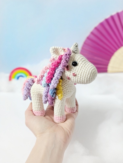 Regenbogen-Einhorn - Amigurumi Häkelanleitung