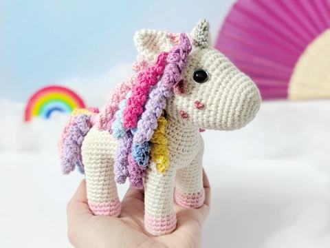 Regenbogen-Einhorn - Amigurumi Häkelanleitung