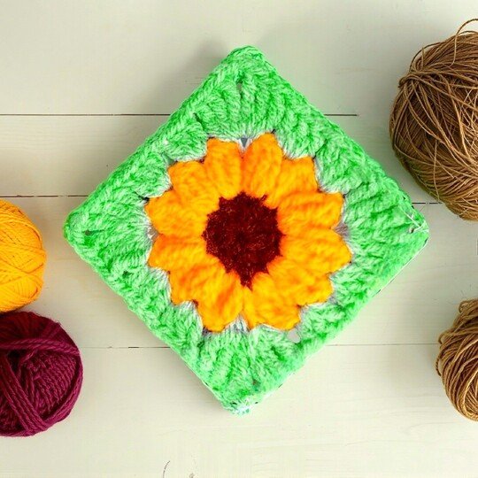 Crochet Sunflower Granny Square Pattern - Flower Cottagecore Decor