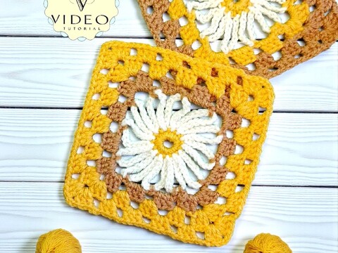 Crochet Daisy Granny Square Pattern - Cottagecore Flower Decor