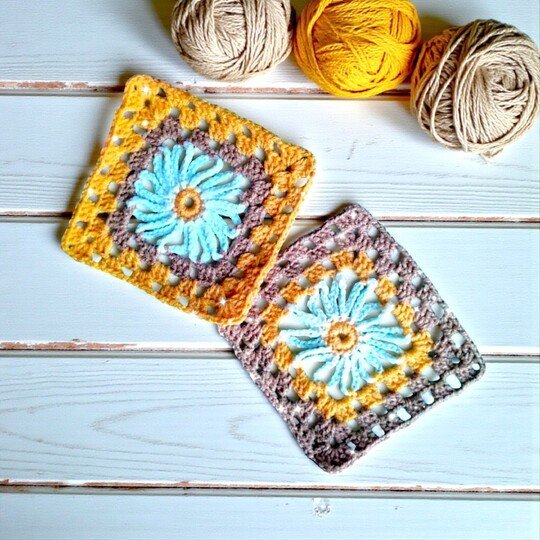 Crochet Daisy Granny Square Pattern - Cottagecore Flower Decor