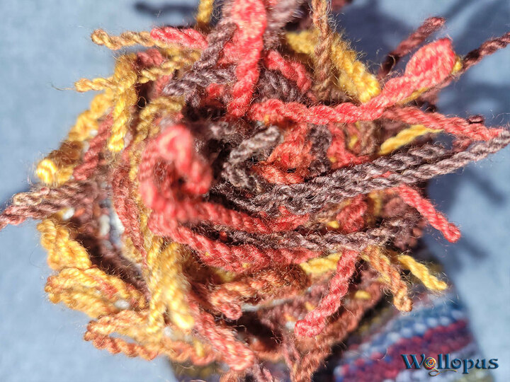 Scrap-Tuch, gestrickt aus Resten