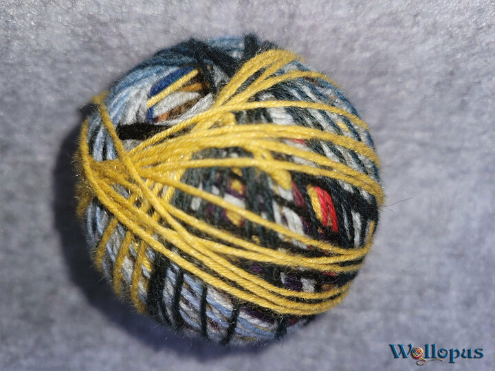 Scrap-Tuch, gestrickt aus Resten