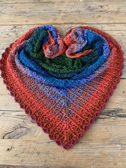 Mad Snowdrop - Häkelanleitung symmetrisches Dreieckstuch