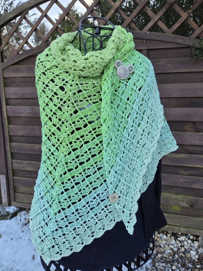 Mad Snowdrop - Häkelanleitung symmetrisches Dreieckstuch