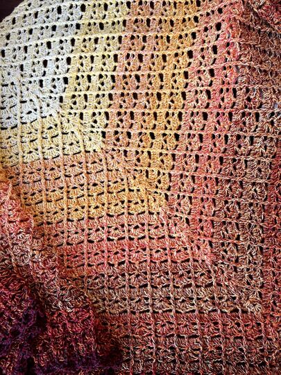 Mad Snowdrop - Häkelanleitung symmetrisches Dreieckstuch