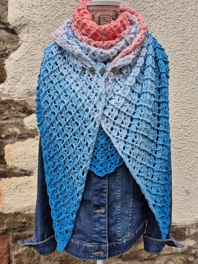 Mad Snowdrop - Häkelanleitung symmetrisches Dreieckstuch