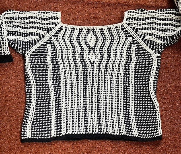 Weiß + Schwarz RVO-Shirt tailliert- Häkelanleitung