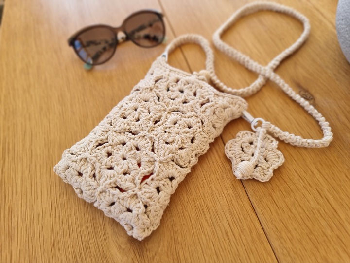 T32 Häkelanleitung für eine kleine Umhängetasche. Raffia, Baumwollkordel.