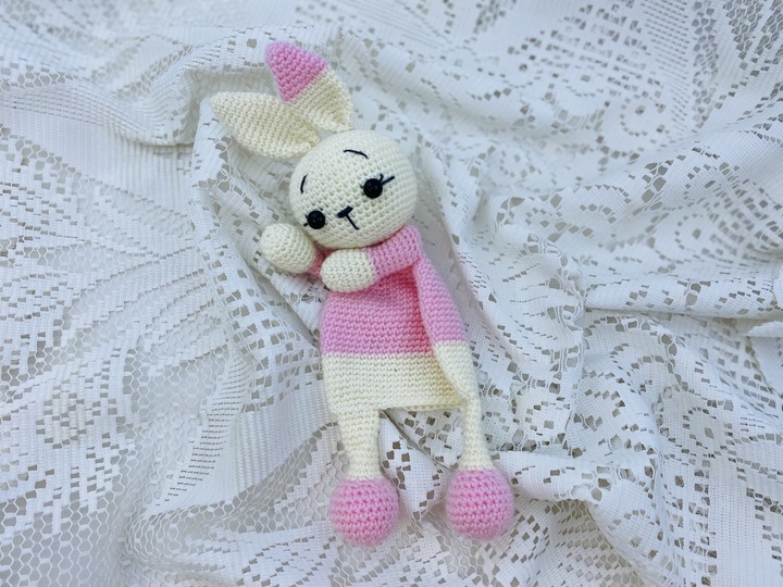 Crochet HUGGING BUNNY
