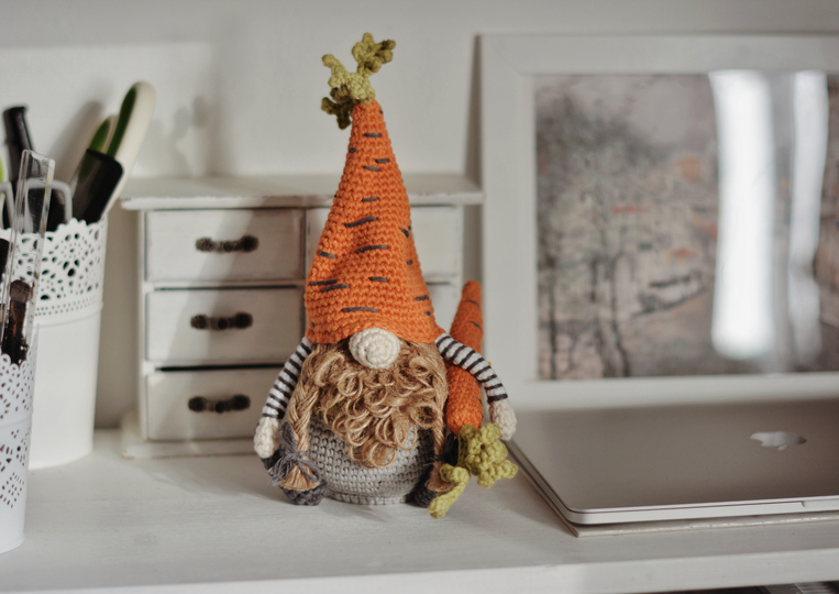 Oster-Karottenwichtel - Häkelanleitung (Amigurumi PDF)