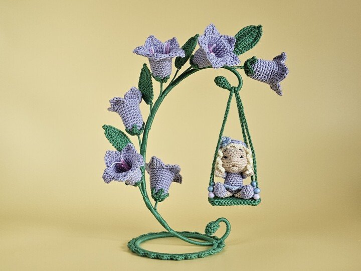 Blumenkind Glöckchen Glockenblume mit Schaukel – Häkelanleitung