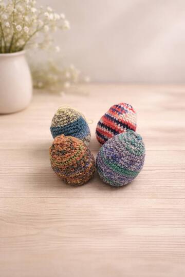 kostenlose Häkelanleitung: Ostereier aus Sockenwolle zur Resteverwertung