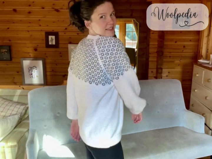 Chalet Pulli / Shirt Häkelanleitung PDF & Video - Woolpedia