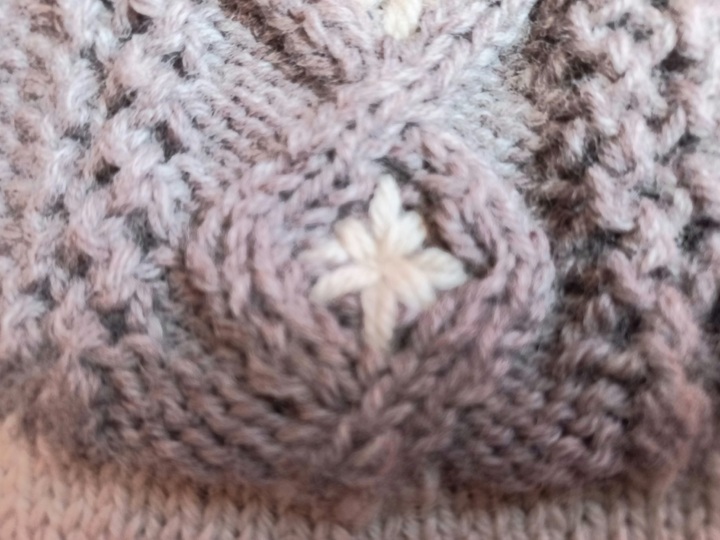 Strickanleitung Kindertrachtenjacke, Gr. 98-104,  Rautenmuster, Stickerei