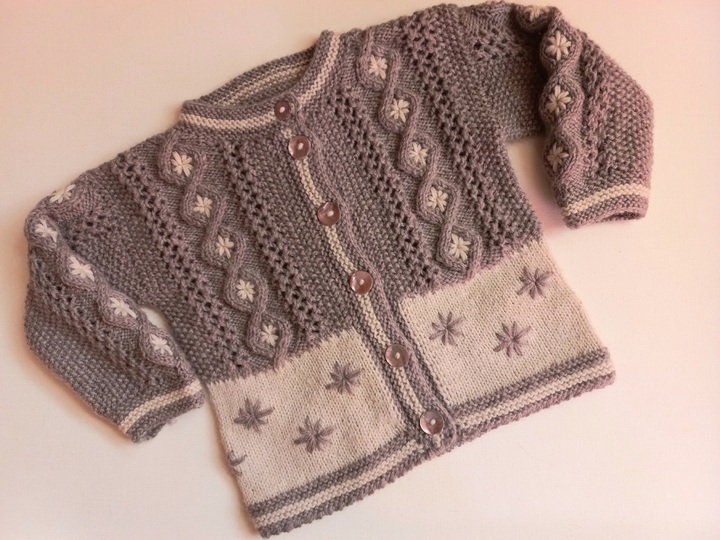 Strickanleitung Kindertrachtenjacke, Gr. 98-104,  Rautenmuster, Stickerei