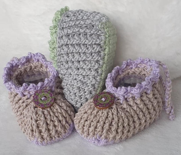 Häkelanleitung für Babyschuhe Happy / Größe 0 – 15 Monate