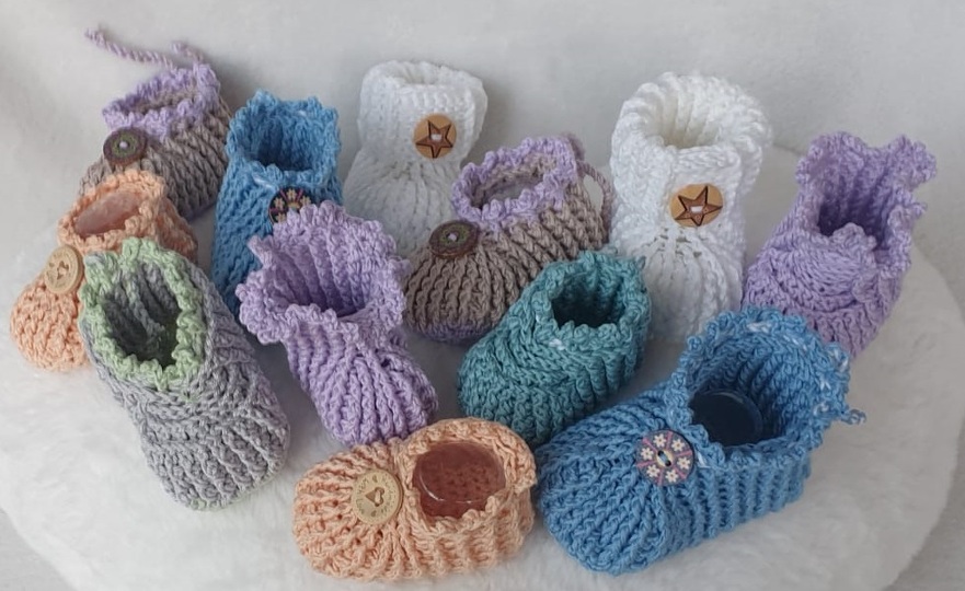 Häkelanleitung für Babyschuhe Happy / Größe 0 – 15 Monate