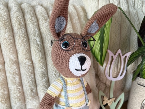 Liebevolle Häkelanleitung für Hase Riley (Amigurumi; PDF; deutsch)