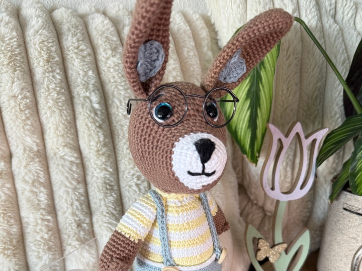 Liebevolle Häkelanleitung für Hase Riley (Amigurumi; PDF; deutsch)