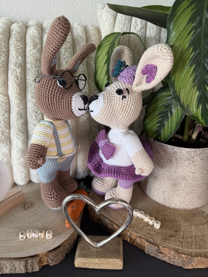 Liebevolle Häkelanleitung für Hasenpaar (Amigurumi; PDF; deutsch)