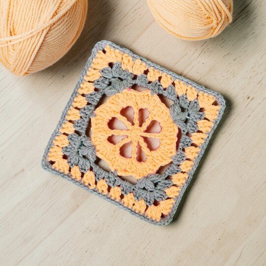 Crochet Floral Granny Square Pattern – Lacy Flower Decor