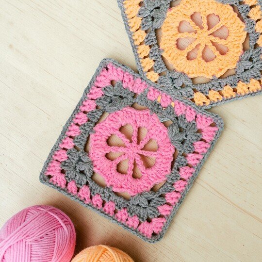 Crochet Floral Granny Square Pattern – Lacy Flower Decor