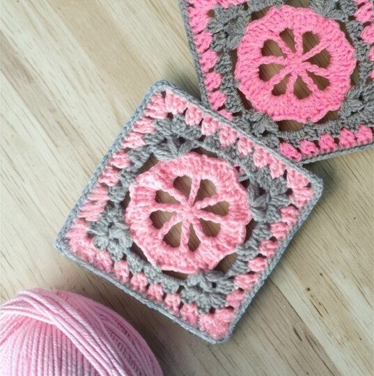 Crochet Floral Granny Square Pattern – Lacy Flower Decor