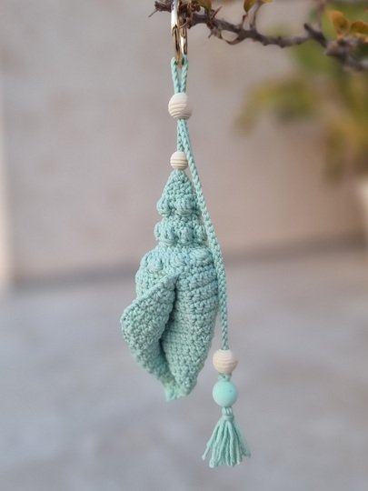 B2 Bag charm, keychain, seashell, coral.