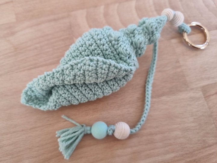 B2 Bag charm, keychain, seashell, coral.