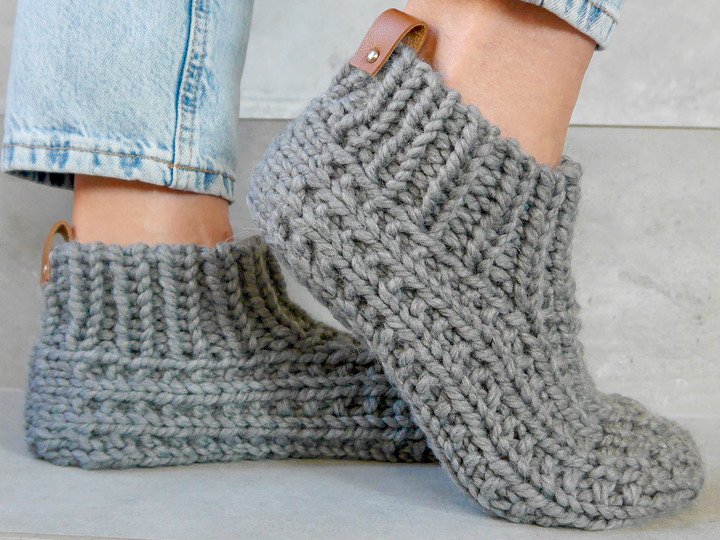 Strickanleitung Haussocken „SPEEDY SOCKS No. 3 - FLUFFY“ (Größe 35–46) - NO