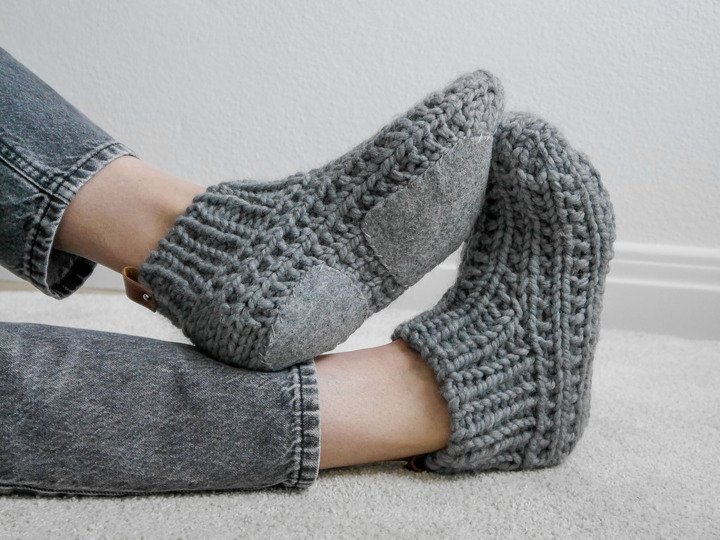 Strickanleitung Haussocken „SPEEDY SOCKS No. 3 - FLUFFY“ (Größe 35–46) - NO