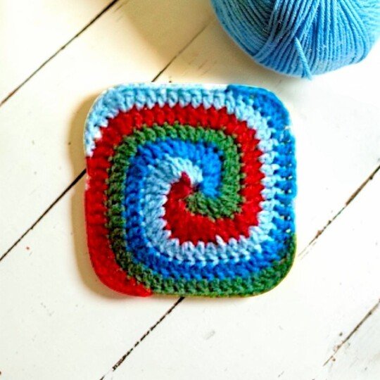 Spiral Granny Square Crochet Pattern - Swirl Baby Blanket, Kids Room Decor