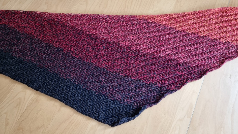 Häkelanleitung asynchrones Dreieckstuch "Saskiora"