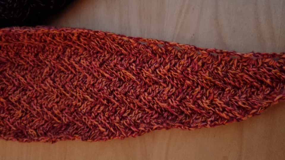 Häkelanleitung asynchrones Dreieckstuch "Saskiora"