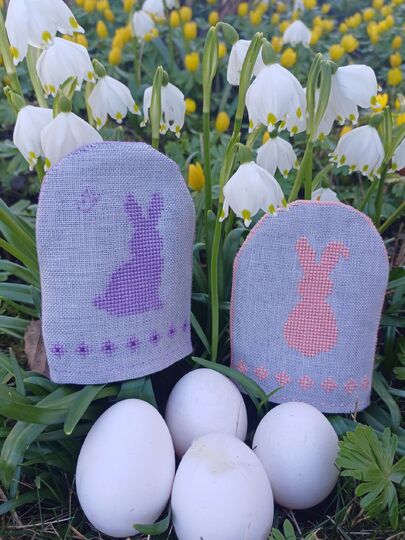 Kreuzstichvorlage für einfache Häschensilhouetten, perfekt für Osterdeko