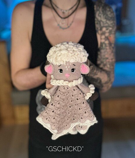 Sheep Lovey Crochet Pattern – Amigurumi Comforter with Shell Stitch Blanket