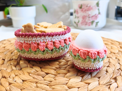 Häkelanleitung Häkelkorb und Eierbecher im Tulpenmuster
