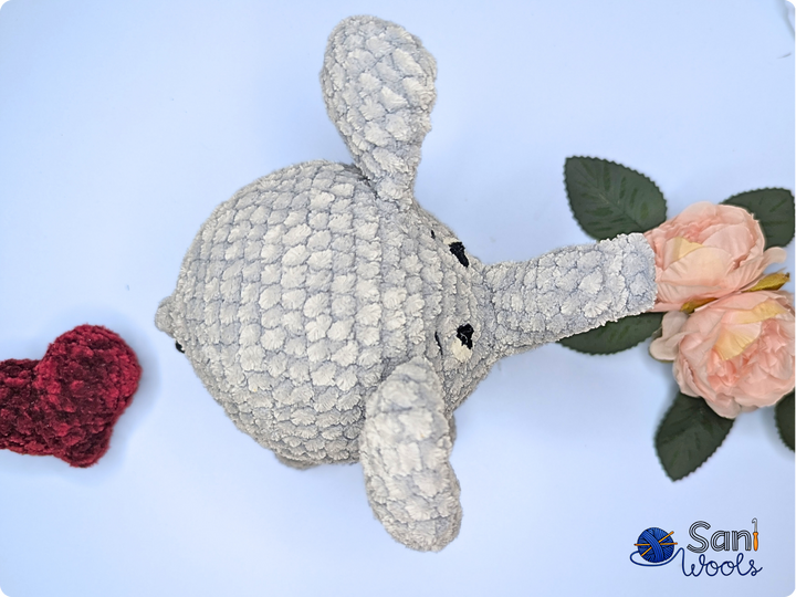 Häkelanleitung Ball-Elefant Ebo – Amigurumi Elefant No-Sew, 15 cm