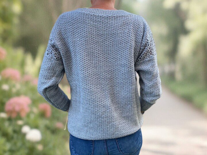 Pullover mit Häkeleinsatz