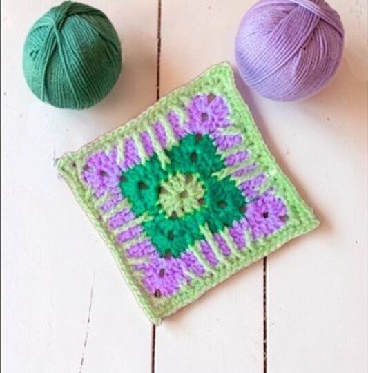 Crochet Sunburst Granny Square Pattern