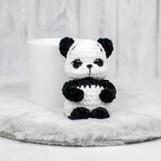 Häkelanleitung Mochi Panda – süßer Amigurumi Panda