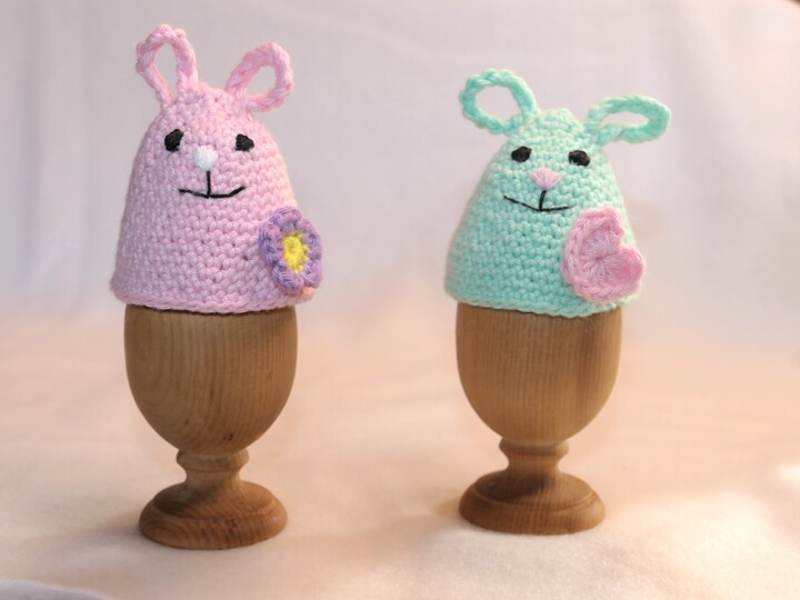 Süße Häkel-Eierwärmer "Häschen" - perfekt für den Ostertisch