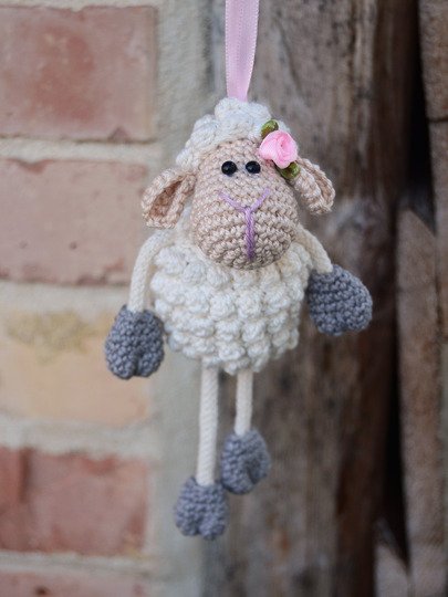 Schaf mit Baumelbeinen zum Hängen oder Stellen Frühling Ostern