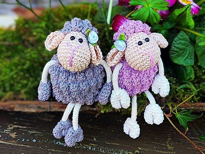 Schaf mit Baumelbeinen zum Hängen oder Stellen Frühling Ostern